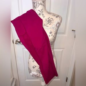 Magenta Victoria’s Secret Sport Capri Length Leggings